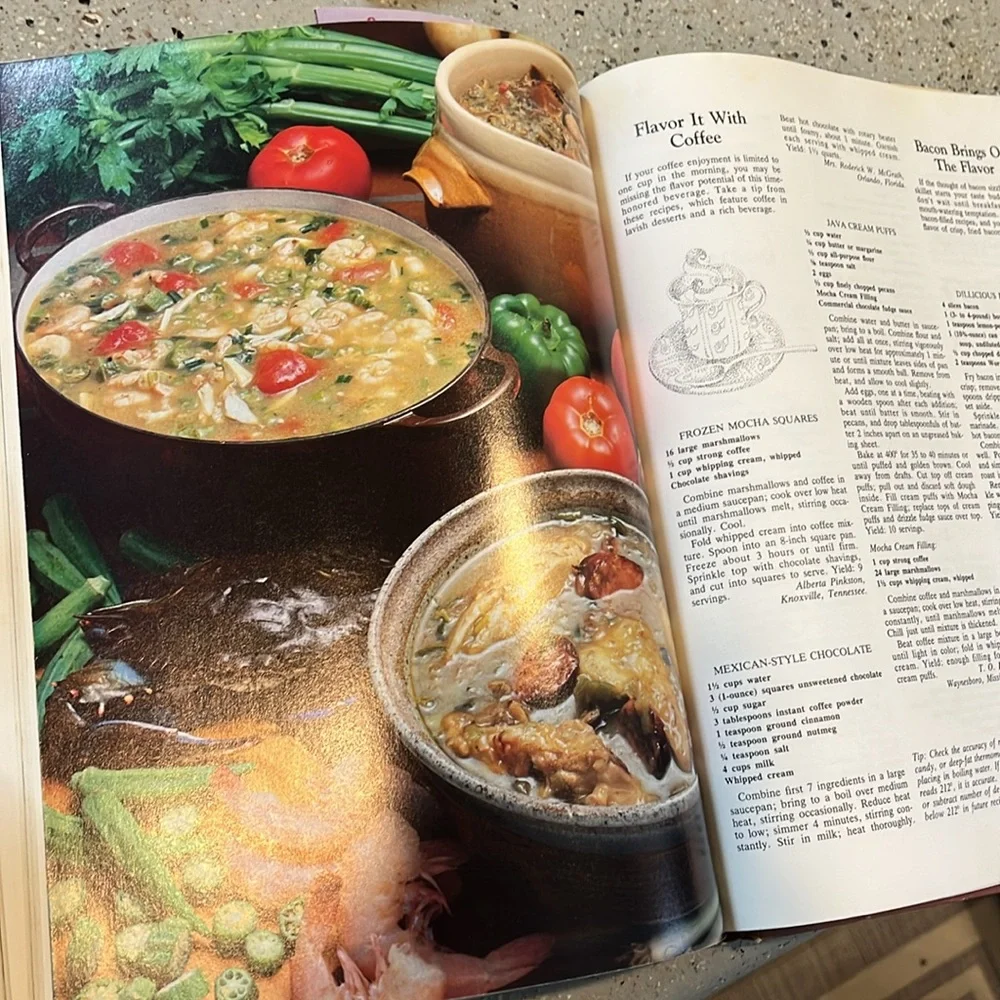 VINTAGE SOUTHERN LIVING 1981 ANNUAL RECIPES HARDCOVER COOKBOOK